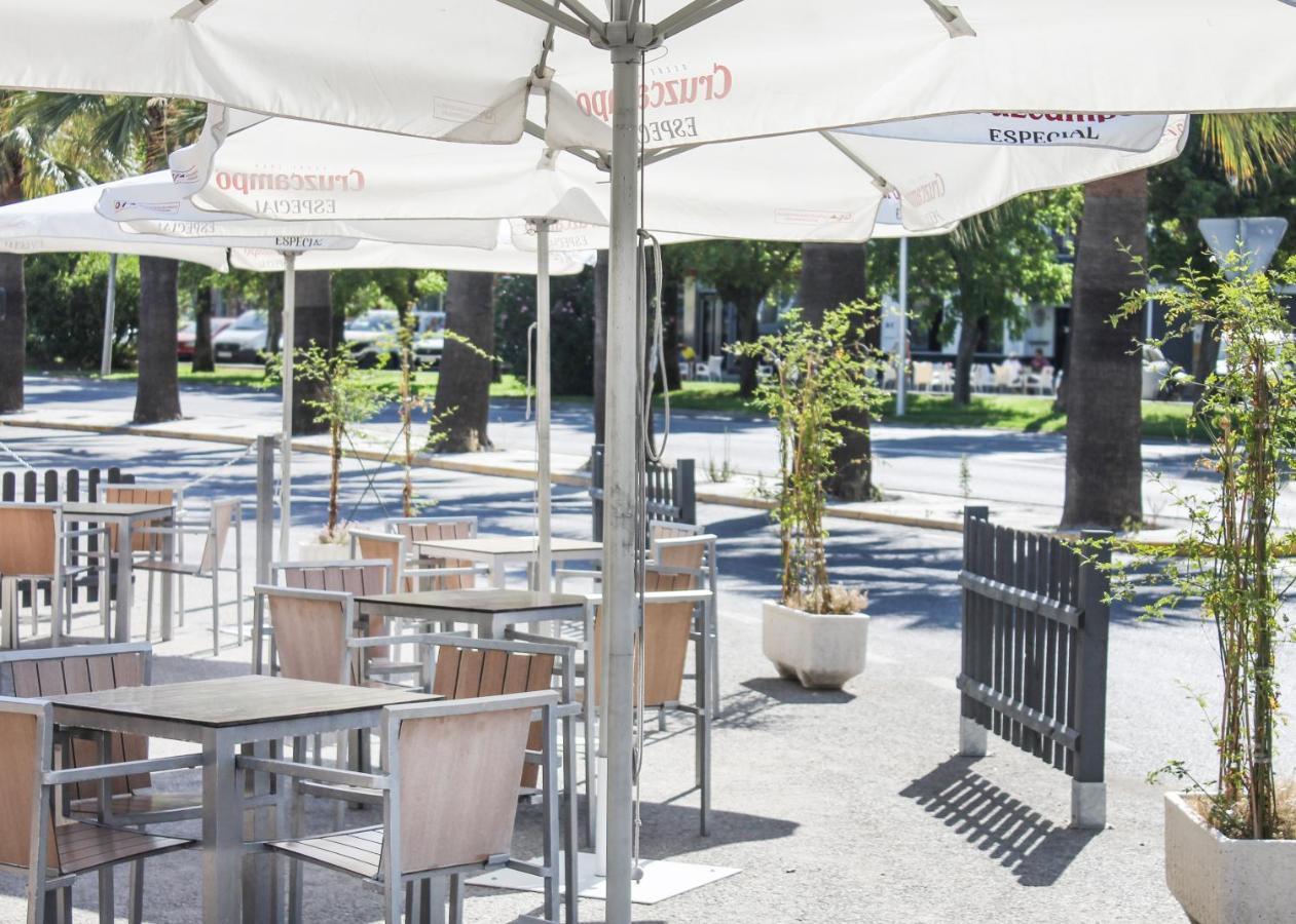 VÍA SEVILLA - CÁDIZ Alojamiento&Restaurante El Cuervo  Exterior foto